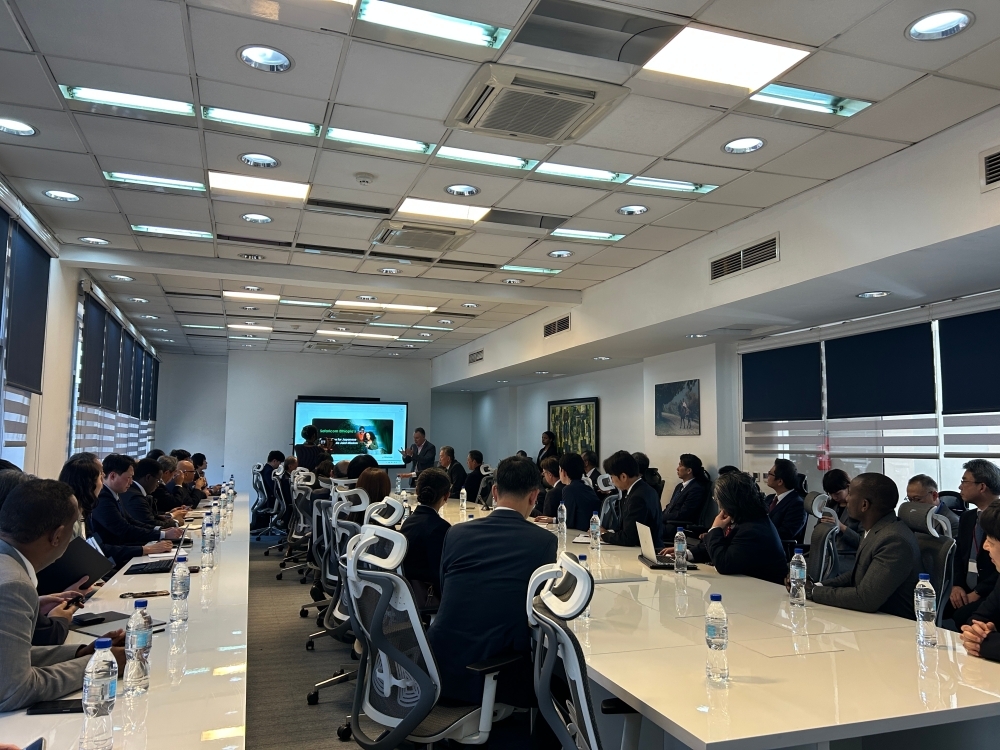 サファリコム・エチオピア社からのプレゼンテーションの様子