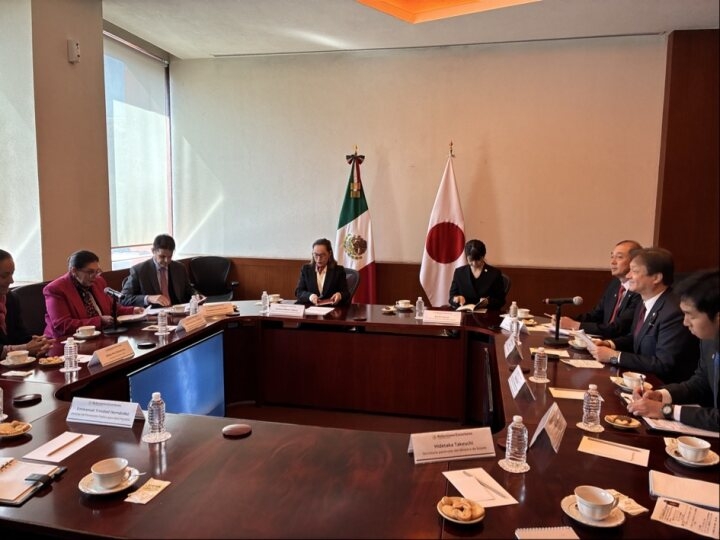 堀井副大臣とメルカド筆頭外務次官との会談の様子