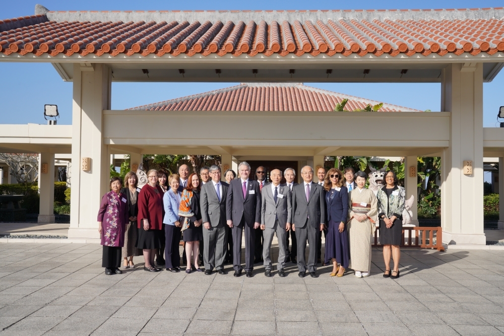 日米文化教育交流会議（カルコン）第31回日米合同会議出席者による集合写真