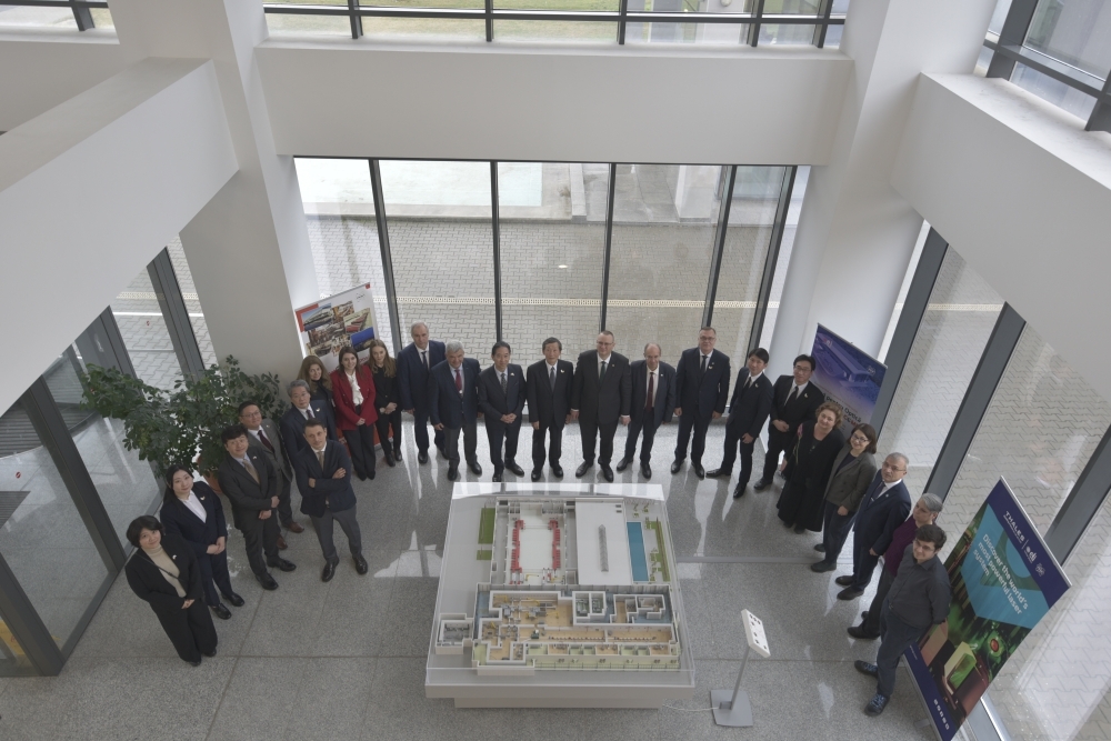 第3回日・ルーマニア科学技術協力合同委員会参加者による集合写真