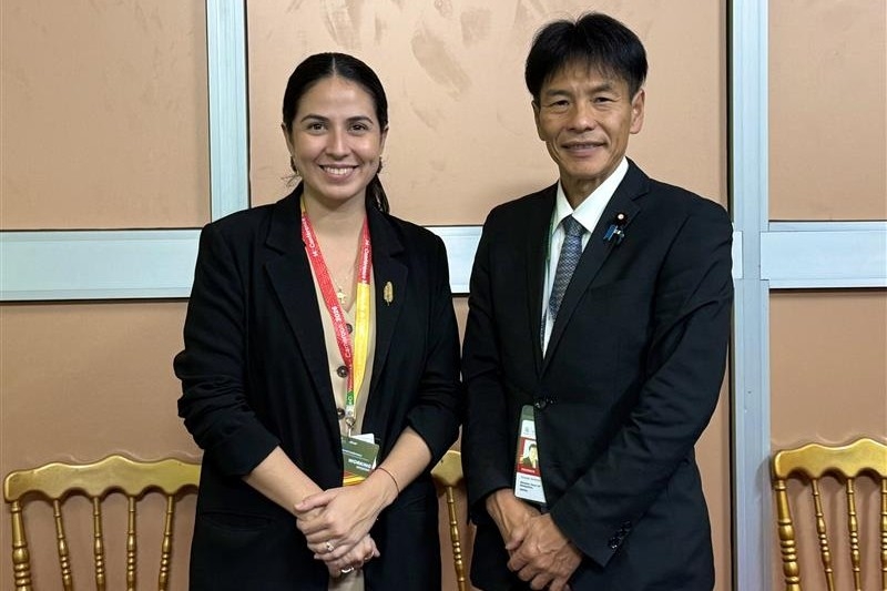 島田政務官とアルシバル生産貿易投資省貿易副大臣