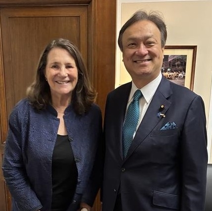 堀井副大臣とダイアナ・ディゲット連邦下院議員