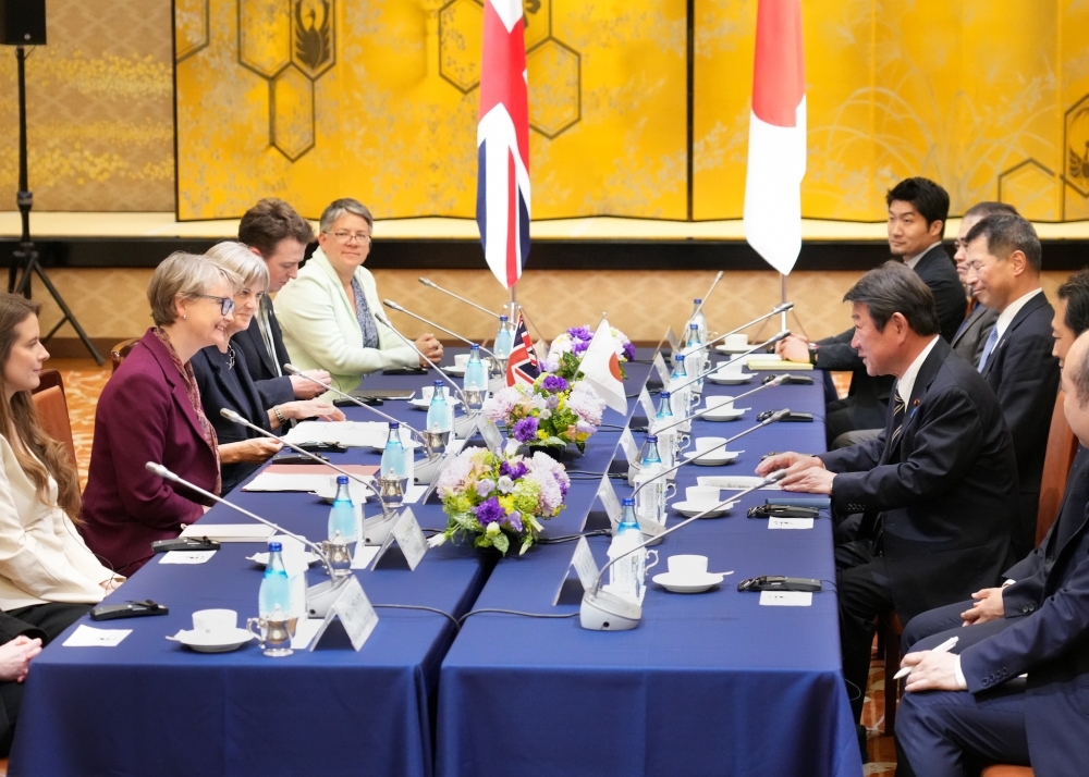 茂木大臣とクーパー外相による第10回日英外相戦略対話の様子