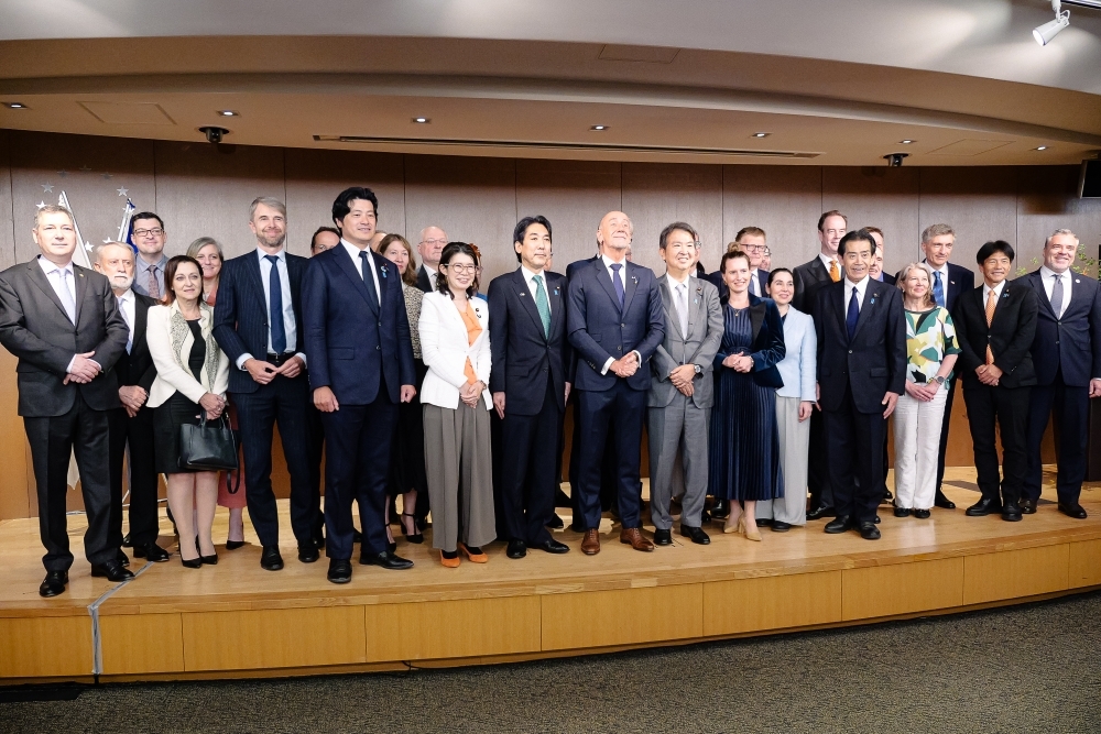 レセプション出席者による集合写真