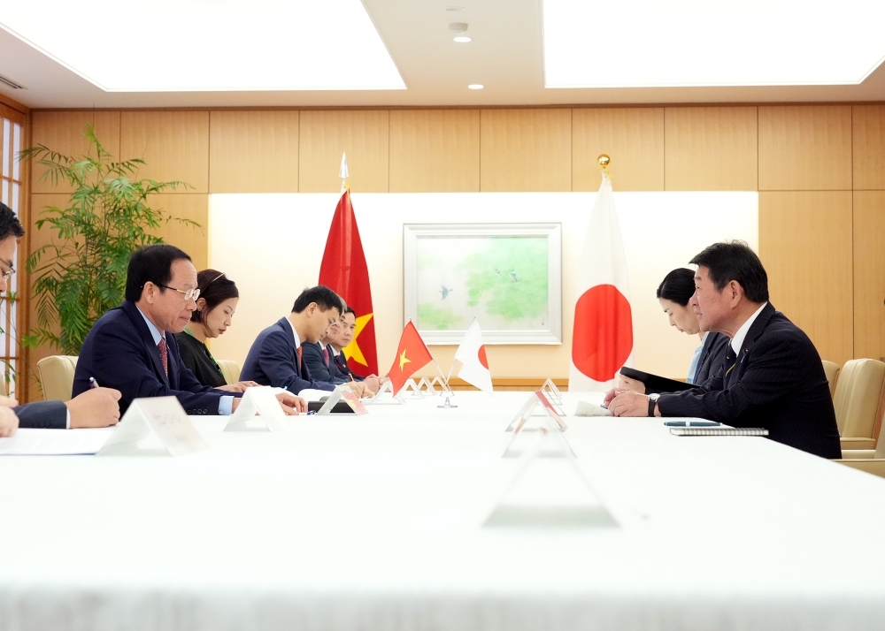 茂木外務大臣とチャウ・ベトナム副首相の会談の様子