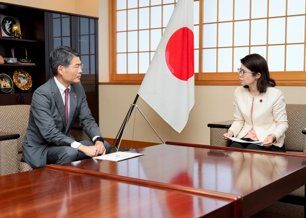 国光副大臣と平田長崎県知事との意見交換の様子