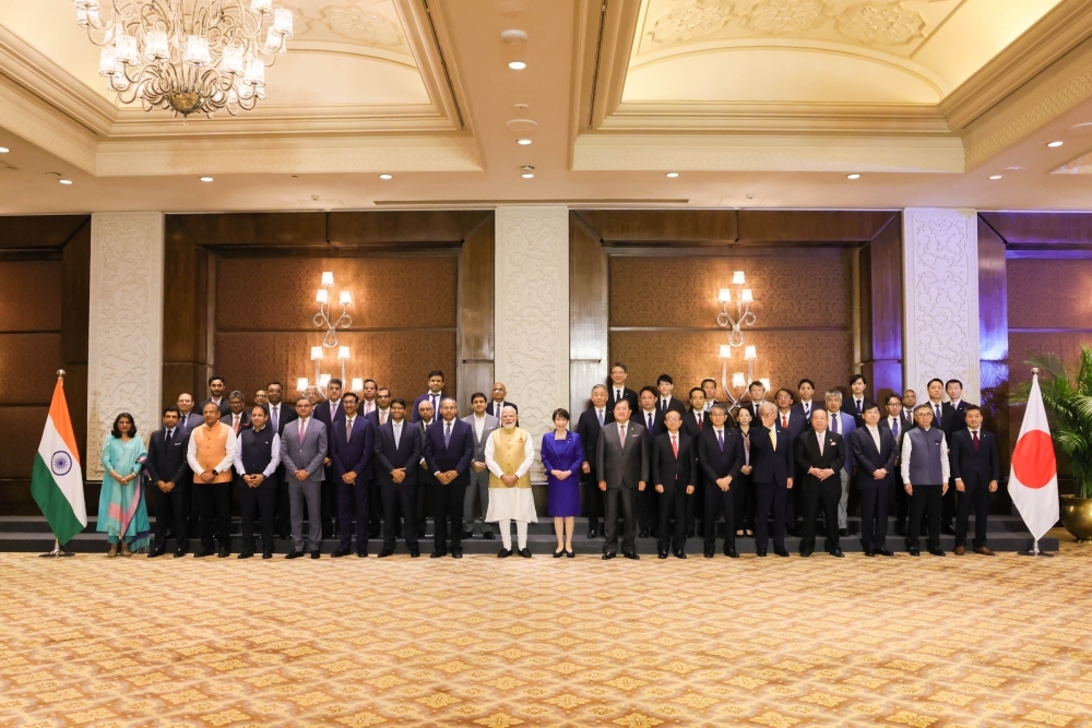 日印経済フォーラムの参加者による記念写真