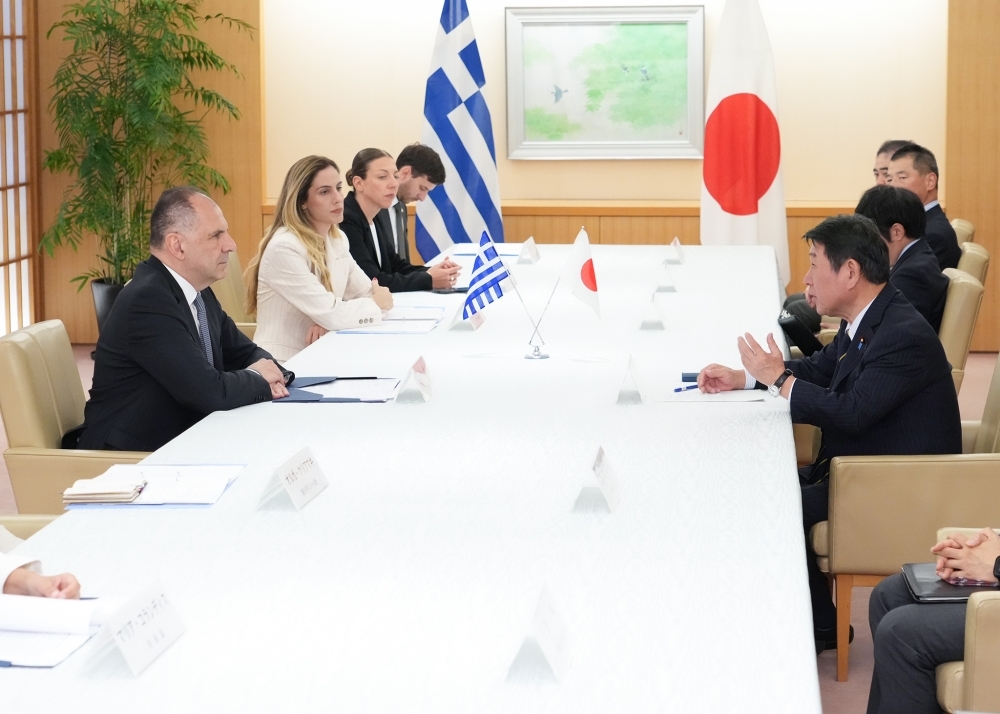 茂木外務大臣とゲラペトリティス・ギリシャ外務大臣の会談の様子