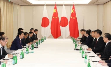 写真2：日中首脳会談の様子