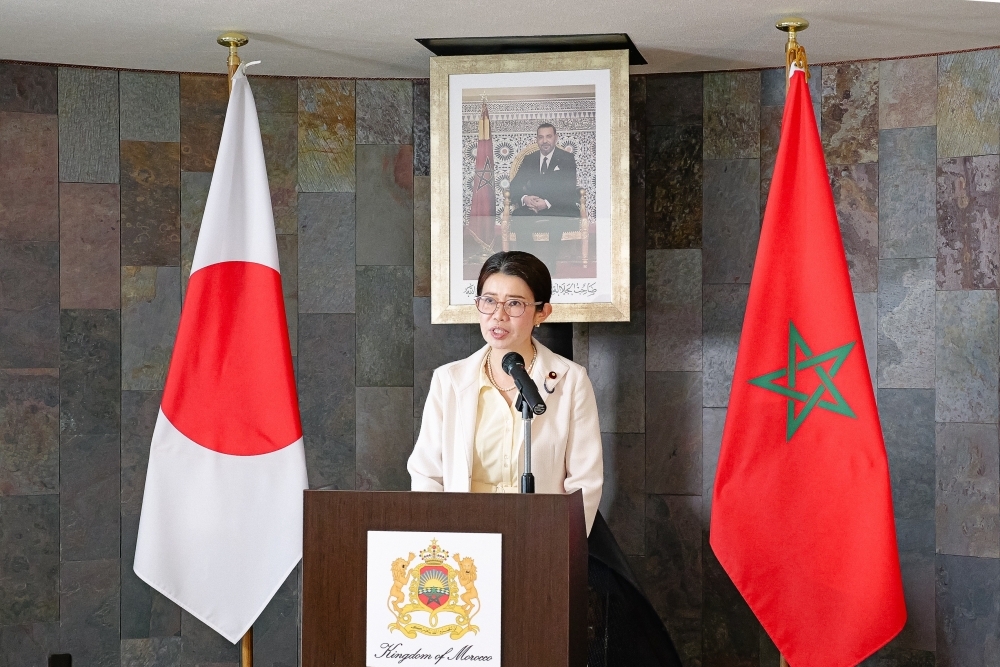 レセプションで挨拶をする国光外務副大臣
