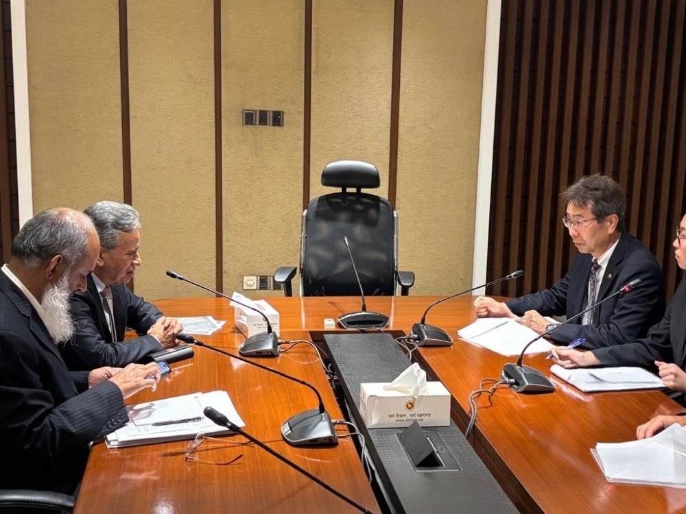 宇野総理補佐官とコスル財務・計画大臣との会談の様子