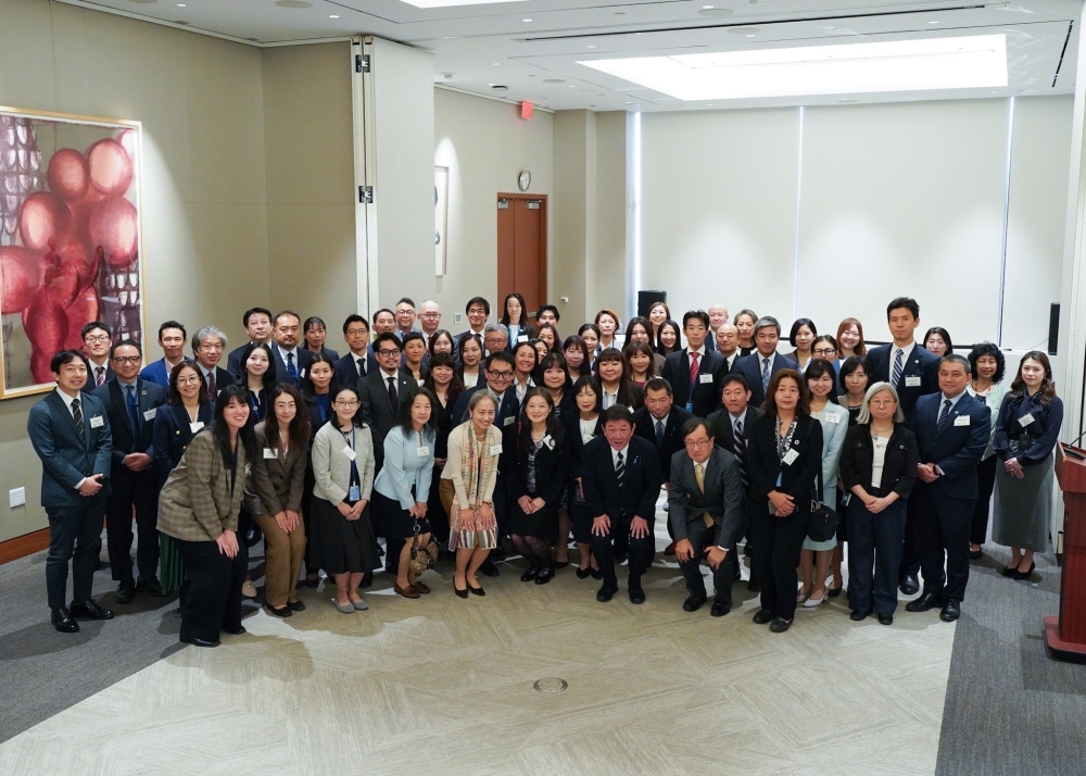 日本人国連職員激励会の集合写真