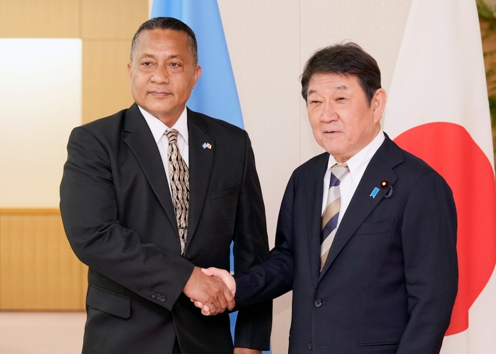 握手をする茂木外務大臣とカンテロ大臣