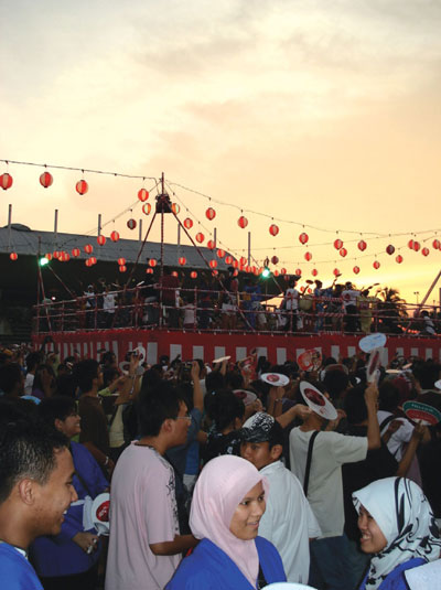 写真・日本・マレーシア友好年2007記念事業「クアラルンプール盆踊り大会」