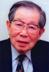 写真・日野原重明委員長