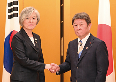 日韓外相会談(11月23日、名古屋)