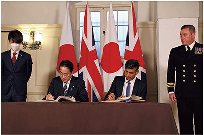 日英部隊間協力円滑化協定署名式(2023年1月11日、英国・ロンドン 写真提供:内閣広報室)