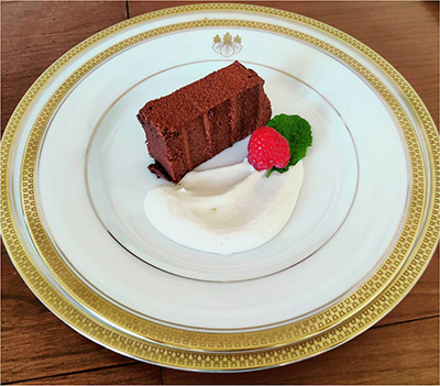 ゲストの嗜好に合わせた甘さ控えめの手作りデザート