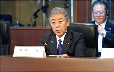 議長を務める岩屋外務大臣（12月14日、東京）