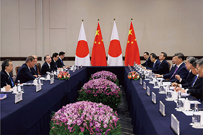 日中首脳会談（11月15日、ペルー　写真提供：首相官邸ホームページ）