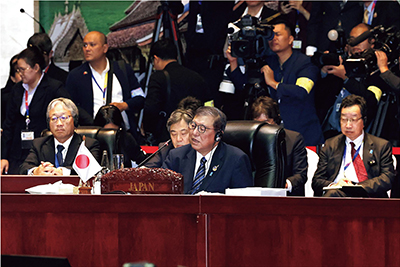 第27回ASEAN＋3（日中韓）首脳会議に出席する石破総理大臣（10月10日、ラオス・ビエンチャン　写真提供：首相官邸ホームページ）