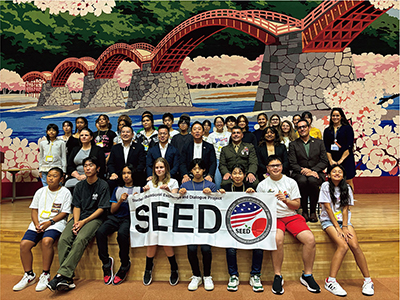 岩国飛行場でのSEED参加者の記念撮影（9月8日、山口県岩国市）