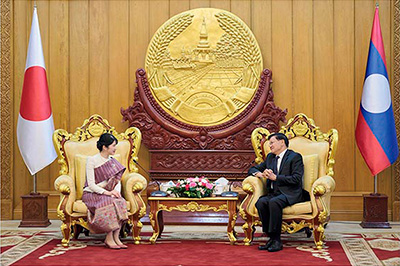 トンルン国家主席を表敬された愛子内親王殿下(11月18日、ラオス・ビエンチャン 写真提供:宮内庁)