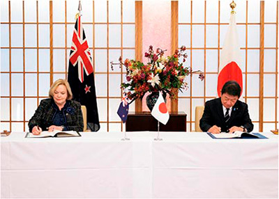 日・ニュージーランド物品役務相互提供協定（ACSA）及び日・ニュージーランド情報保護協定への署名（12月19日、東京）