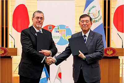 日・グアテマラ首脳会談(6月10日)(東京 写真提供:首相官邸ホームページ)