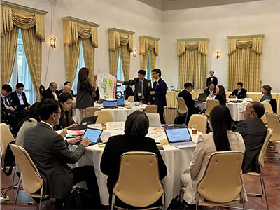 OECD「AI政策ツールキット」共創ワークショップにおける議論の様子(8月6日、タイ・バンコク)