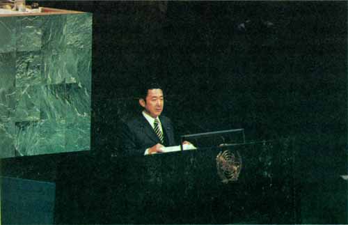 第51回国連総会において演説する橋本総理大臣(9月)