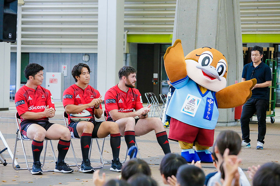 （写真）歓迎の意を伝える、ウェルカムボードを作成 1