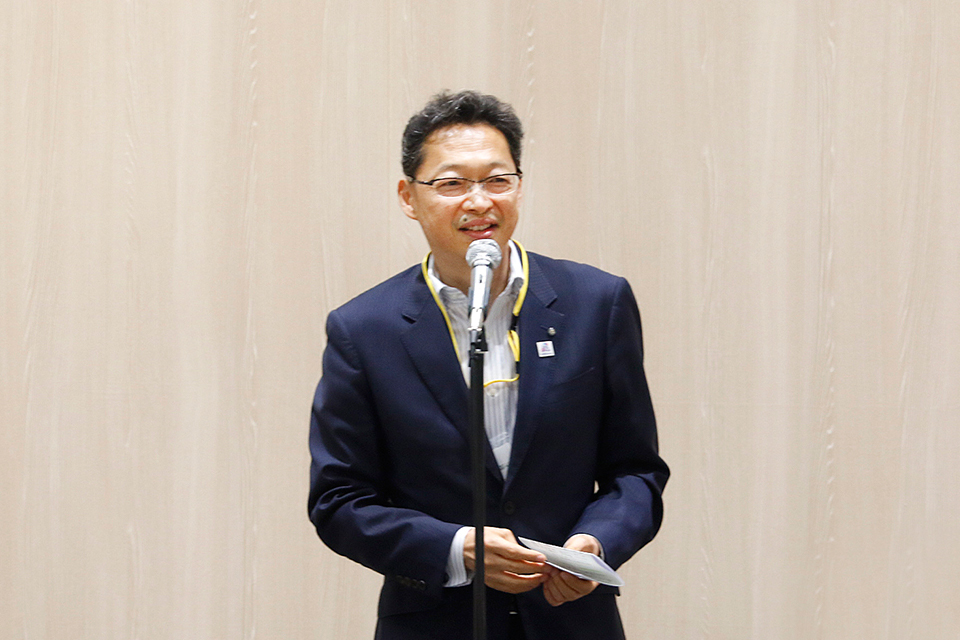 （写真）市民ら約2,000名が本会議場などを見学 1