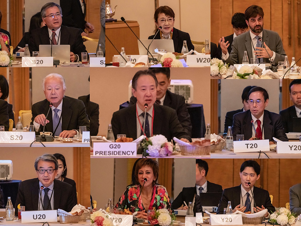 （写真）エンゲージメント・グループとの協議 2