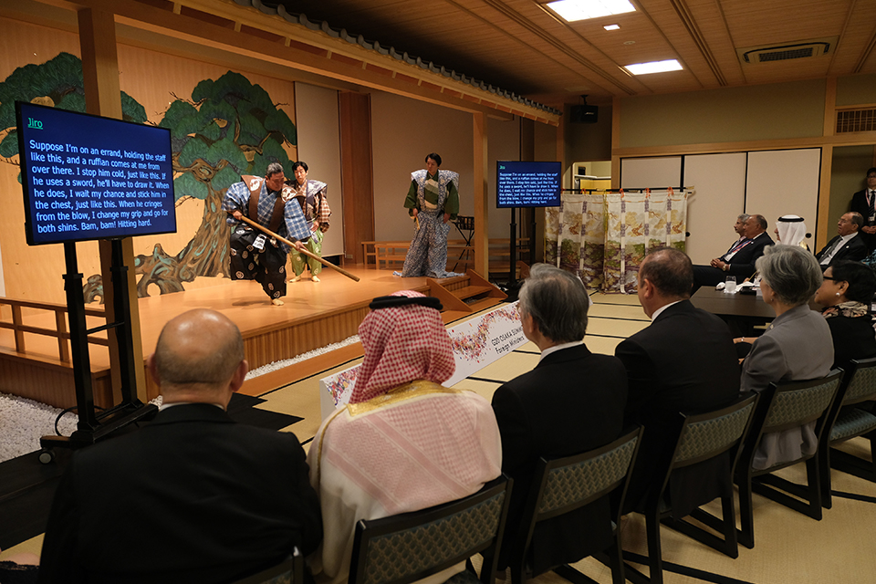 (写真)河野外務大臣主催 外相夕食会 1