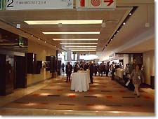 会議室前ロビー