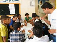 (写真）青年高等評議会（HCY）ユースセンター職員研修　2012年9～10月 研修後の学びの実践活動（タフィーレ男子センター）