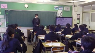 （写真）国際協力局開発協力企画室の多田課長補佐を講師として講義を行いました。