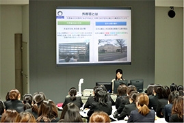 (写真1)国際協力局国別開発協力第三課の豊田主査を講師として講義を行いました