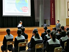 (写真2)「日本の国際協力」というテーマで講義を行いました