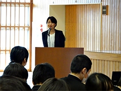 (写真2)「日本の国際協力」というテーマで講義を行いました