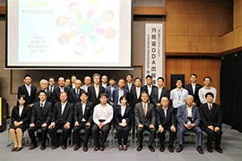 （写真3）「ODAとは？海外で通用する日本人の心構えとは？」をテーマに講義を行いました