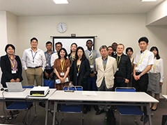 (写真)留学生13名を対象に「外務省の国際協力活動」をテーマにした講義