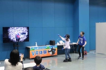 (写真6)VR体験会2