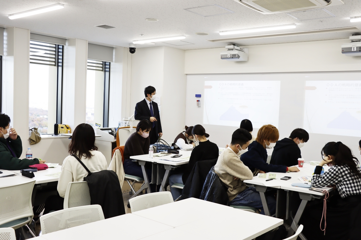 （写真1）ODA出前講座の様子