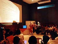 会議の様子（写真提供　エクパット－IYPP）