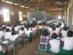 （写真12）同じ空間で複数の学年が学習している様子
