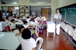フィリピン大学付属小学校の授業の様子