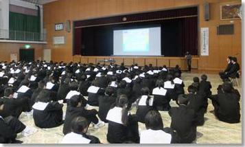 （写真）講義中の様子