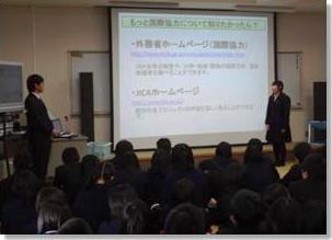 （写真）講義中の様子
